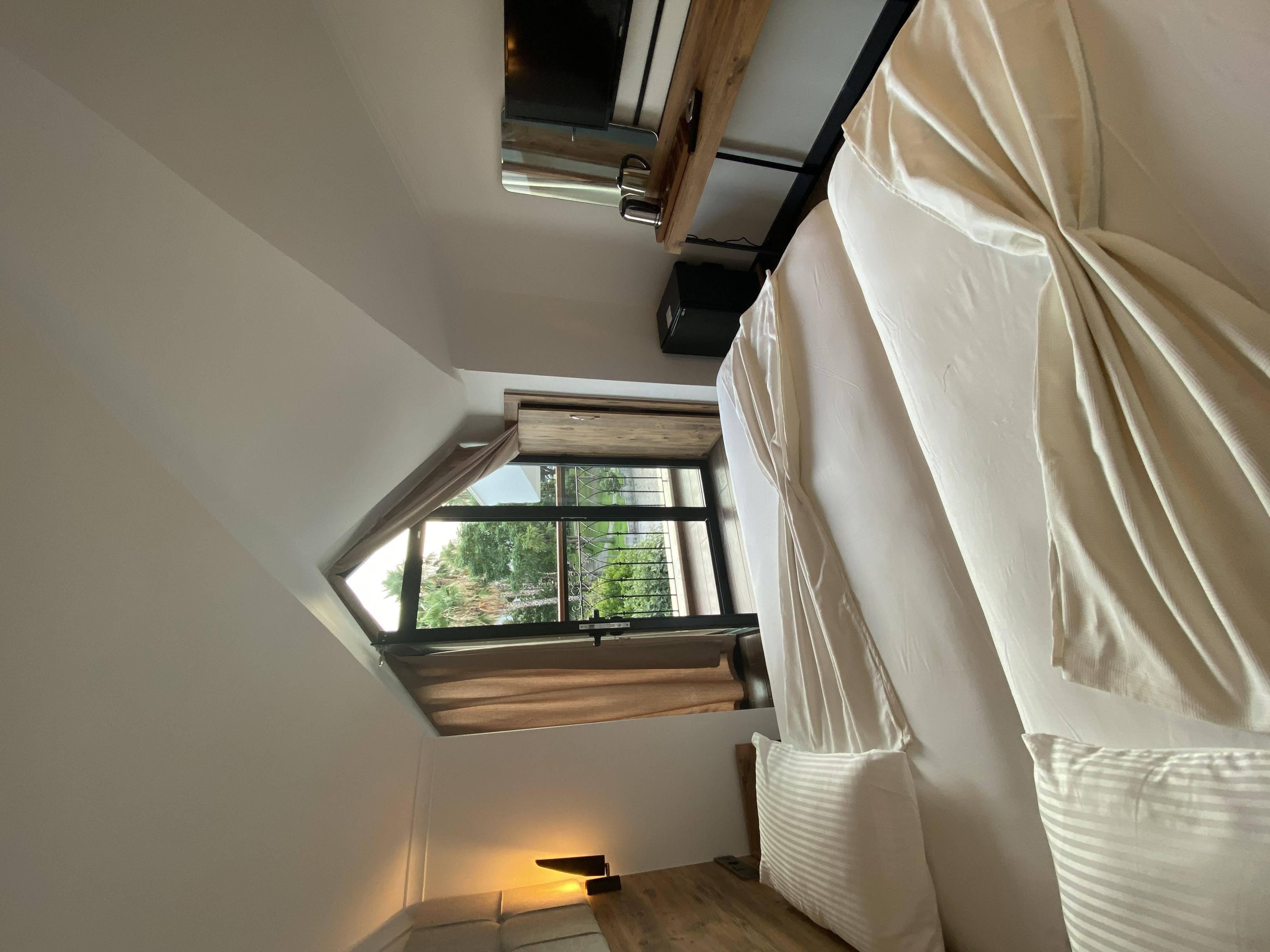 Miyas Luxury Hotel كمر المظهر الخارجي الصورة