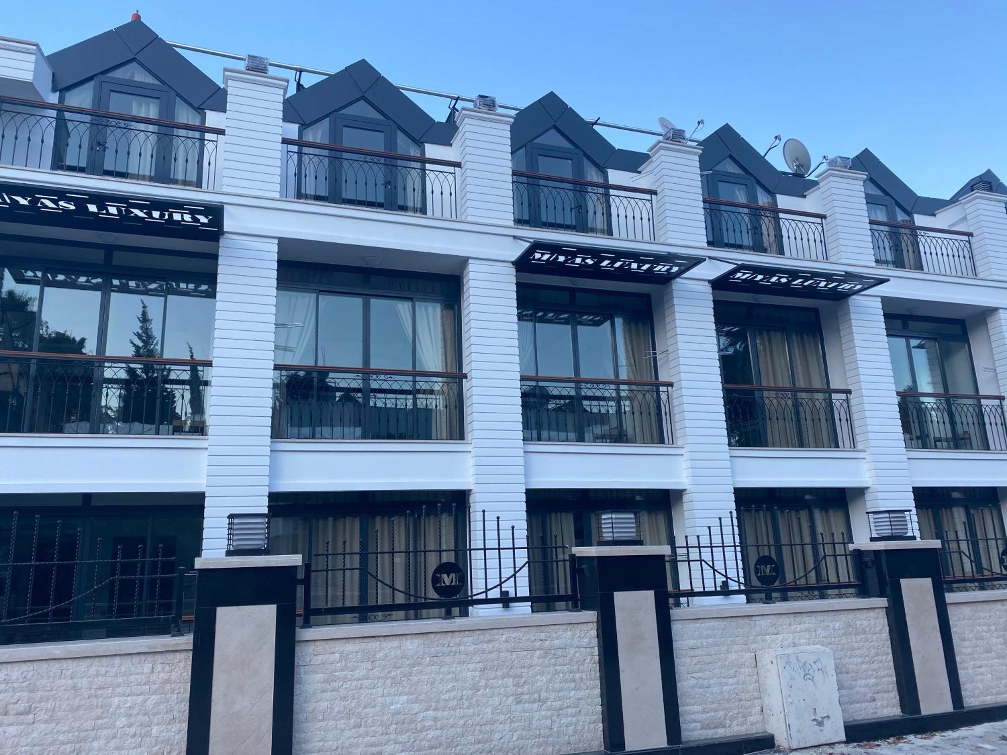 Miyas Luxury Hotel كمر المظهر الخارجي الصورة