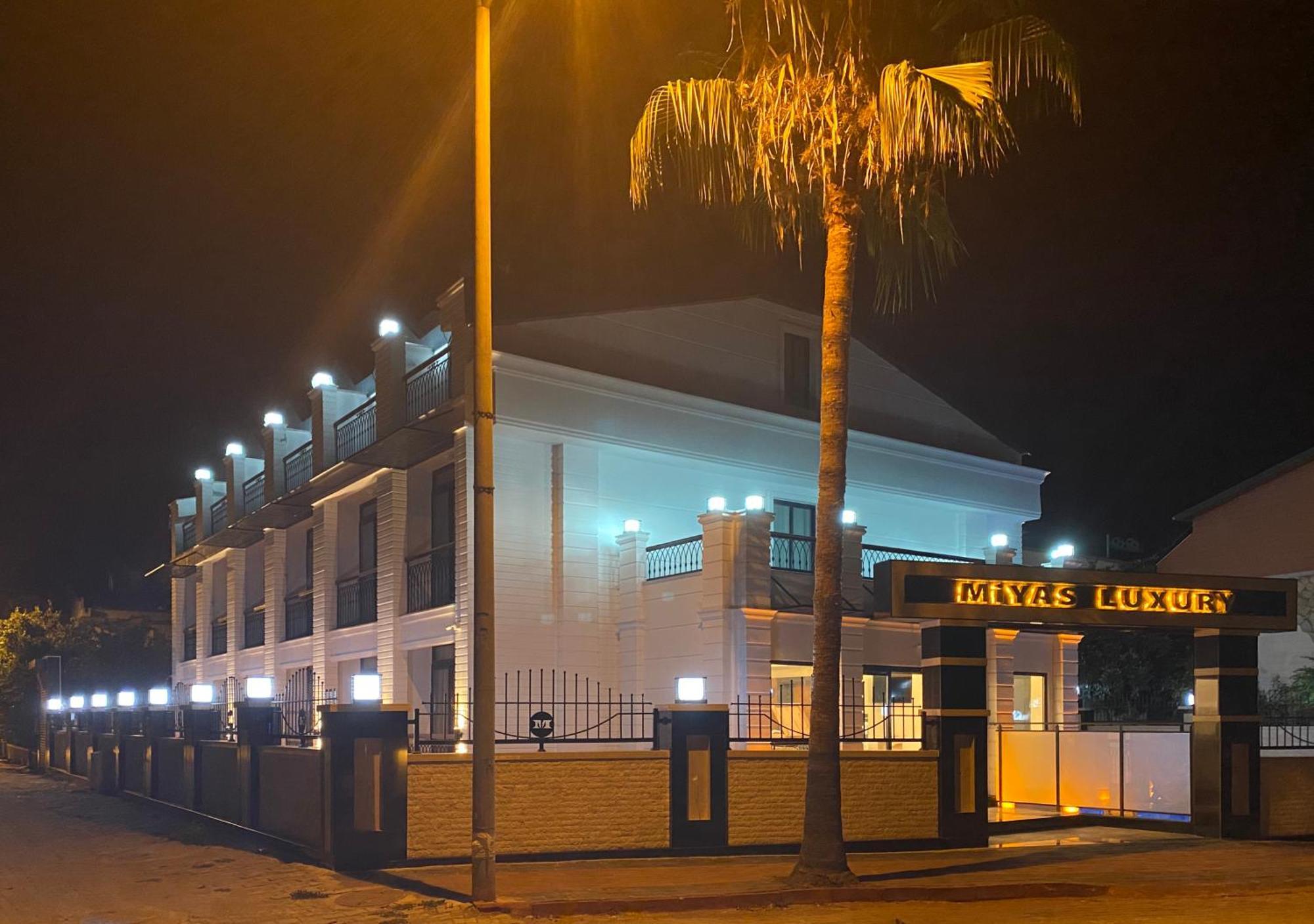 Miyas Luxury Hotel كمر المظهر الخارجي الصورة